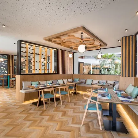 Barcelo Renacimiento