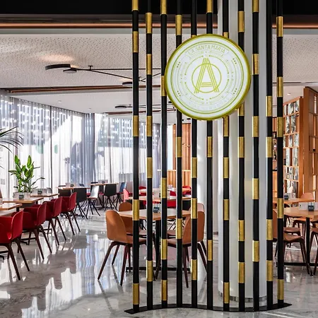 Barcelo Renacimiento Hotel