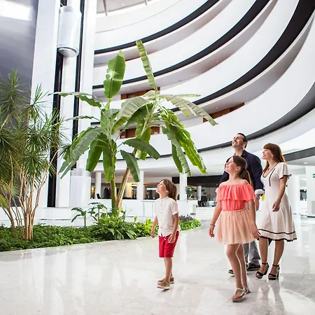 Barcelo Renacimiento Hotel